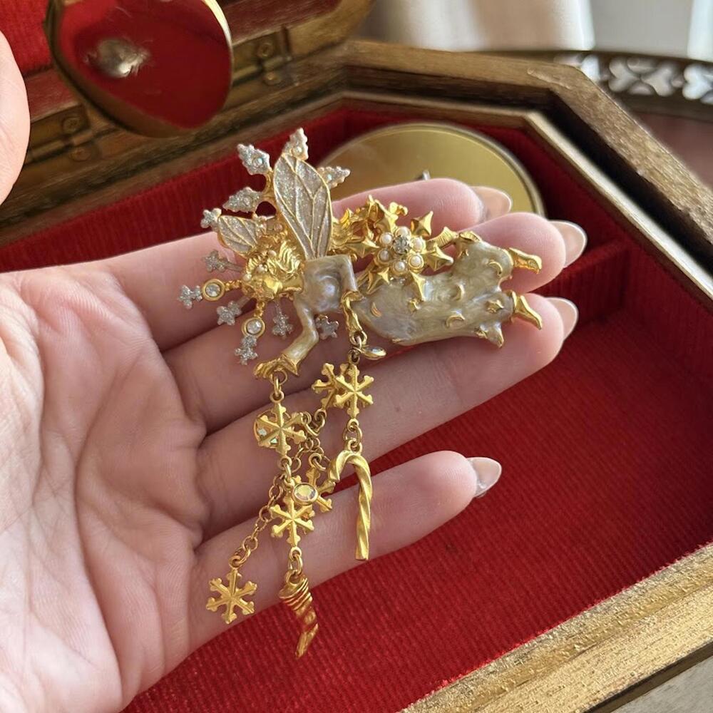 Vintage Kirks Folly Brooch